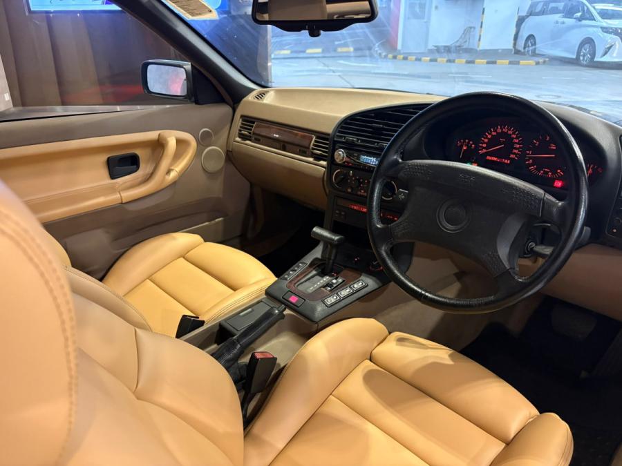 325i Convertible - Image 6